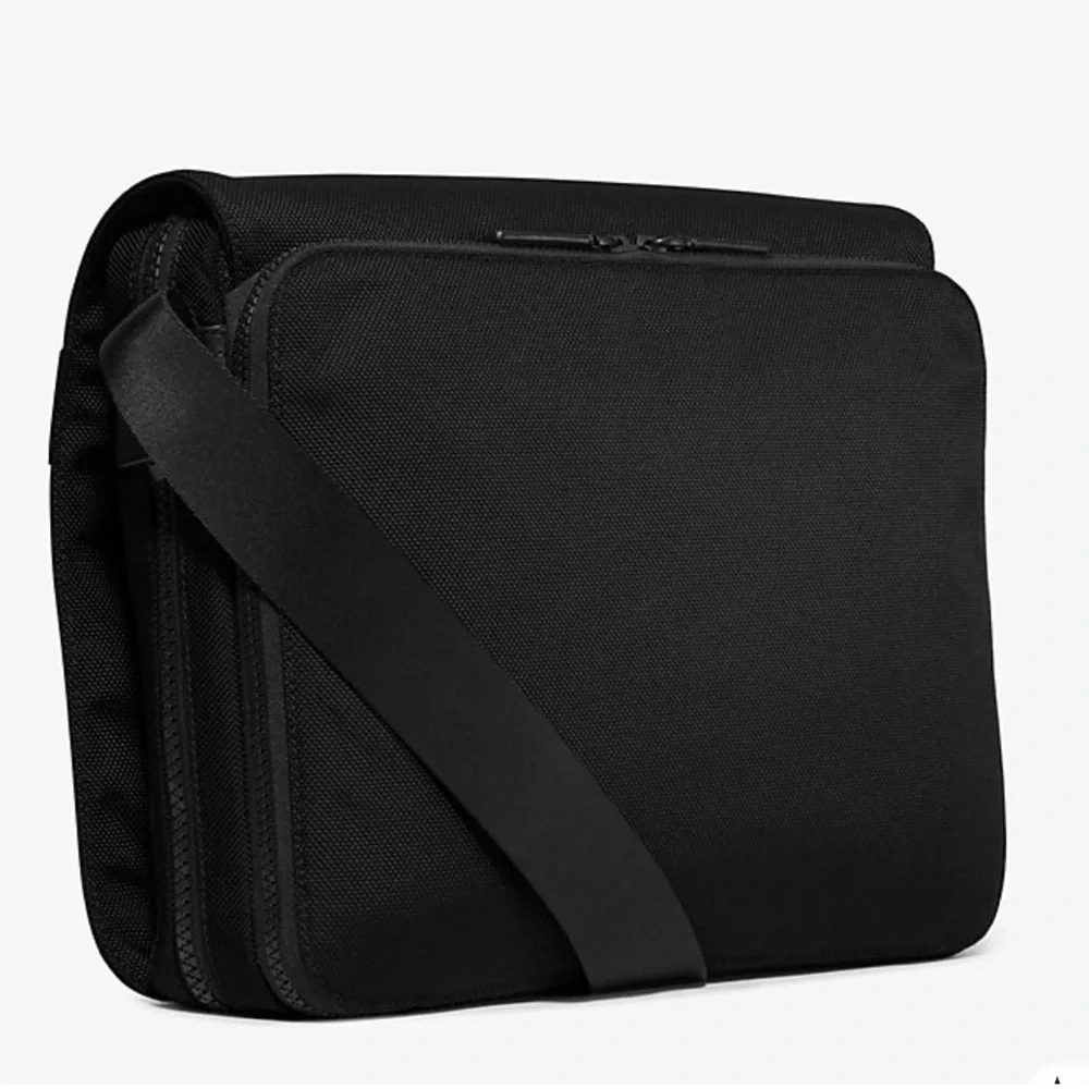 Michael Kors Kent Large Nylon Messenger Bag in Black